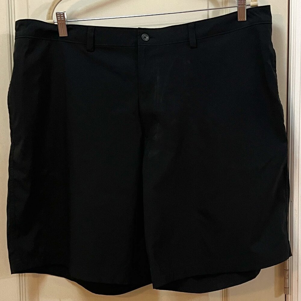 Champion Men's Size 42 100% Polyester Golf Shorts. Black.